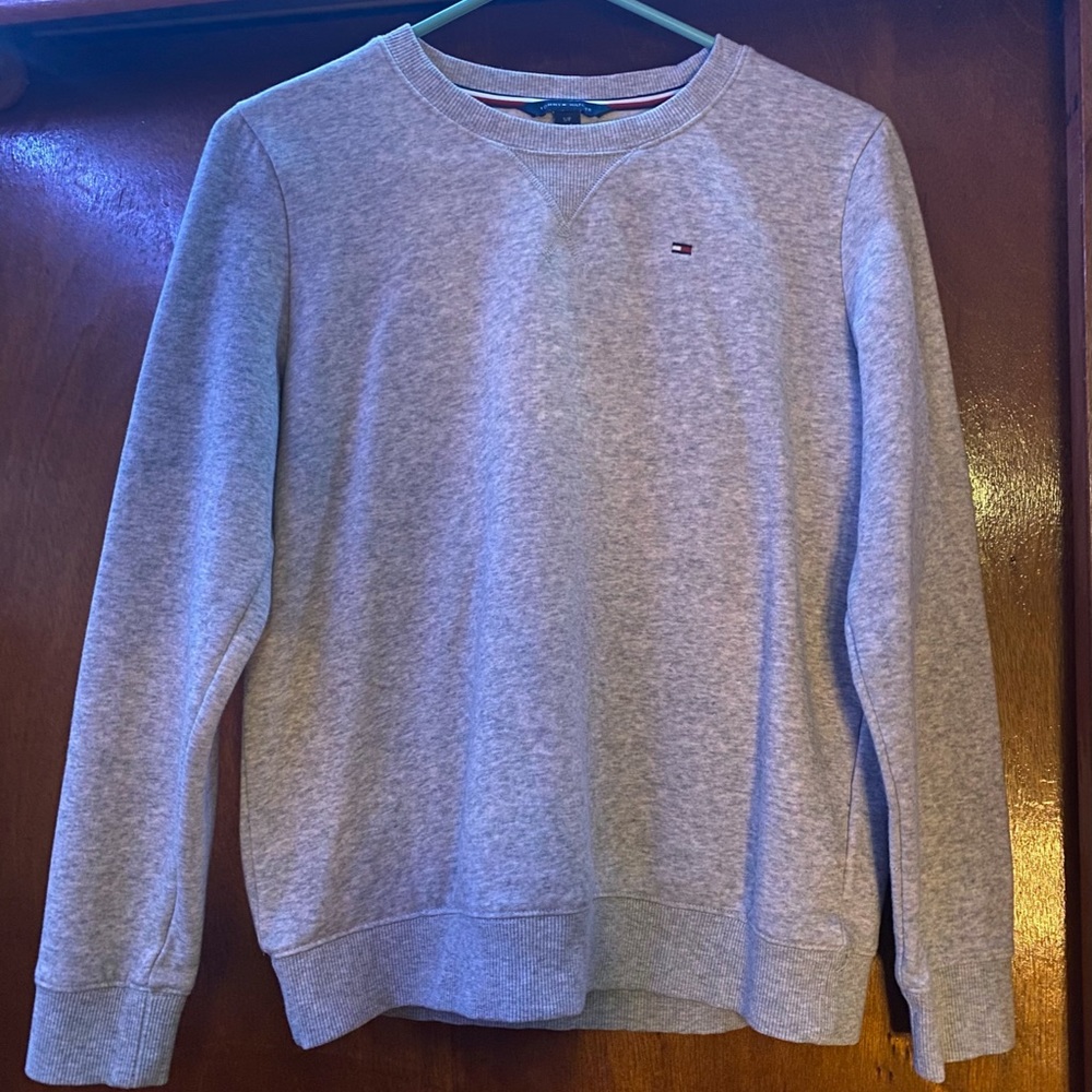 women’s gray Tommy Hilfiger sweater.
